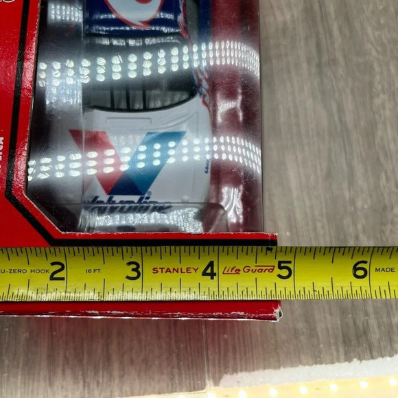 1995 Racing Champions NASCAR #6 Mark Martin Valvoline StockCar Diecast 1:24 - Picture 8 of 9